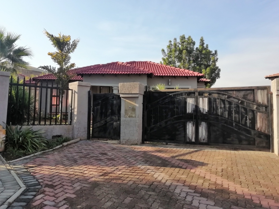 3 Bedroom Property for Sale in Geelhoutpark North West